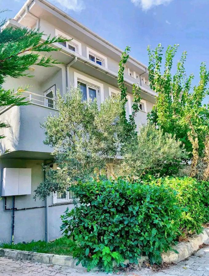Ahmet Teacher Hotel,6 Minutes From The Airport Arnavutkoy 外观 照片