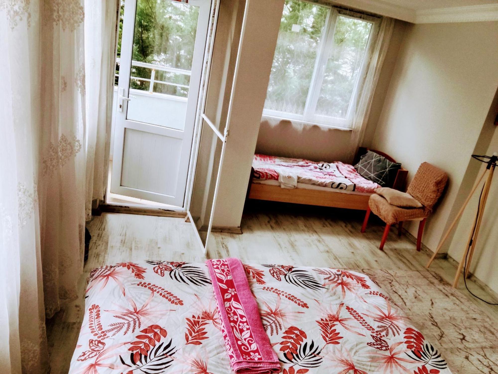 Ahmet Teacher Hotel,6 Minutes From The Airport Arnavutkoy 外观 照片
