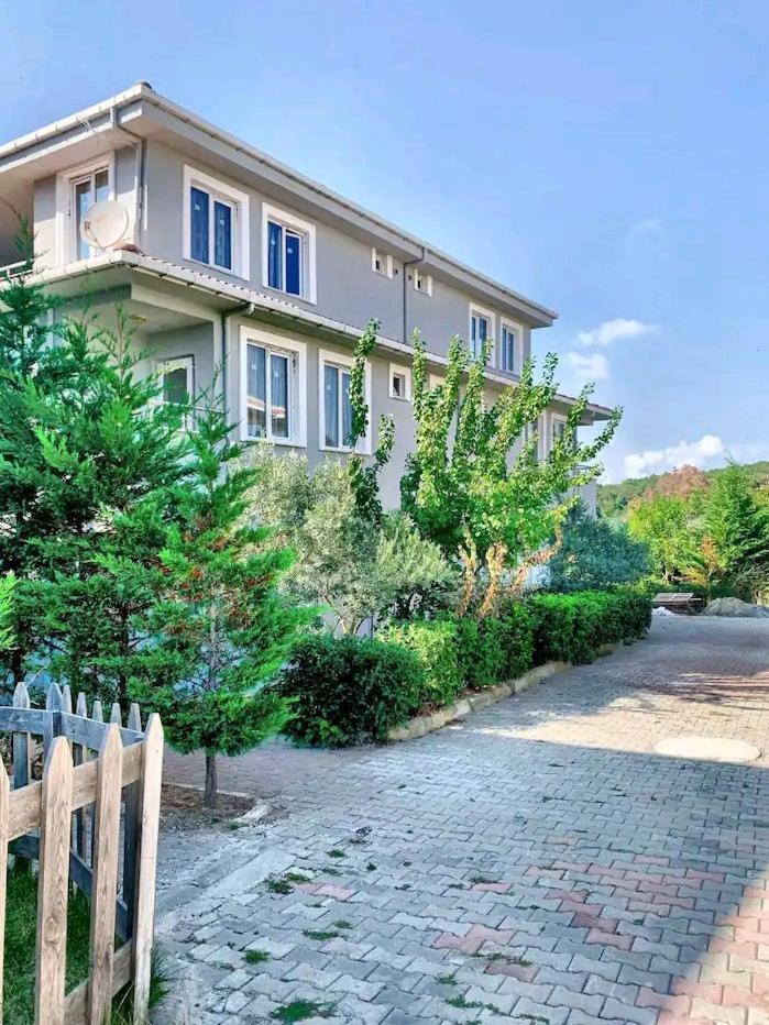 Ahmet Teacher Hotel,6 Minutes From The Airport Arnavutkoy 外观 照片