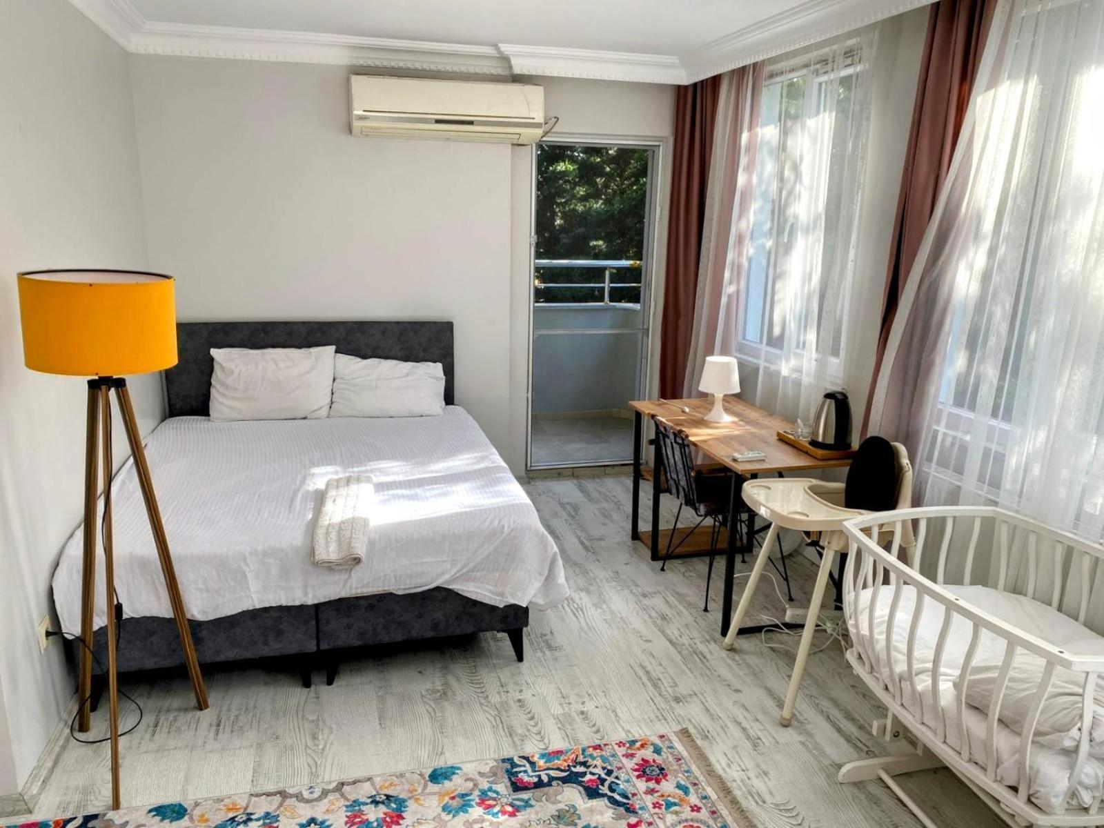 Ahmet Teacher Hotel,6 Minutes From The Airport Arnavutkoy 外观 照片