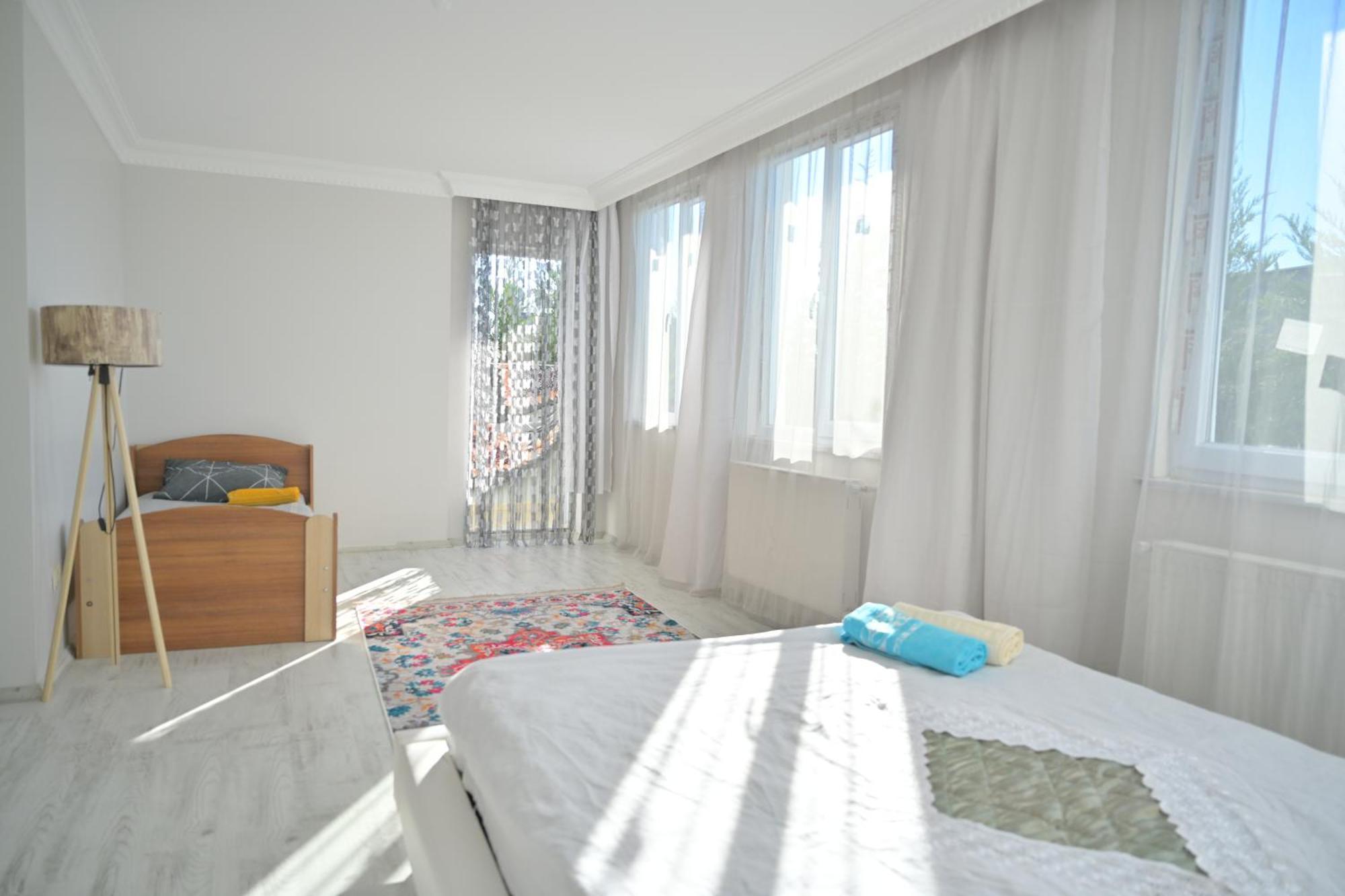 Ahmet Teacher Hotel,6 Minutes From The Airport Arnavutkoy 外观 照片
